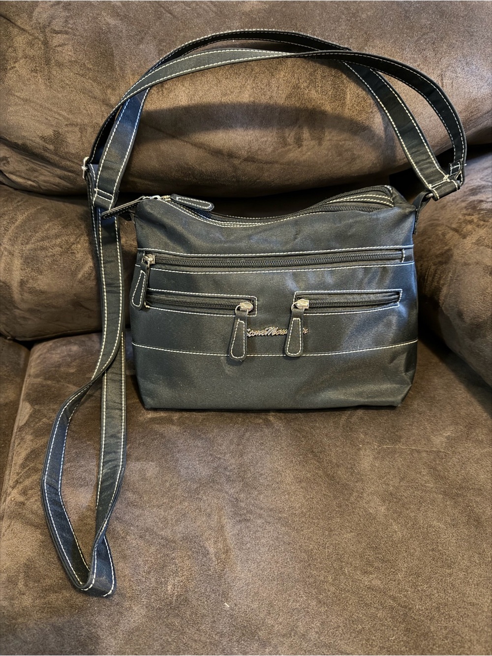 Stone Mountain Black Crossbody Purse Bag 6 Pockets Adjustable Strap Organizer